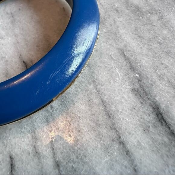 Tory Burch - Gold and Navy Resin Oval Bangle Bracelet - Picture 8 of 10